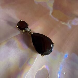 10k pendant with natural garnet and diamond